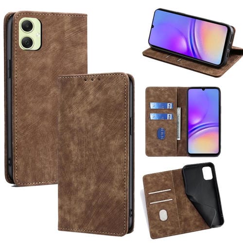 Funda de cuero magnética con cepillo y antirrobo RFID para Samsung Galaxy A05 4G (marrón)