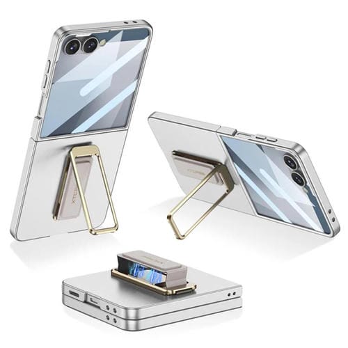 Funda ultrafina GKK con correa de muñeca integrada y soporte giratorio para Samsung Galaxy Z Flip7 5G (plateada)