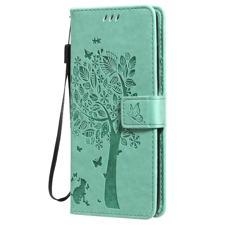 Para Nokia 6.3 Patrón de árbol y gato Impresión prensada Funda de cuero Horizontal Flip PU con soporte y ranuras para tarjetas y billetera y cordón (verde)