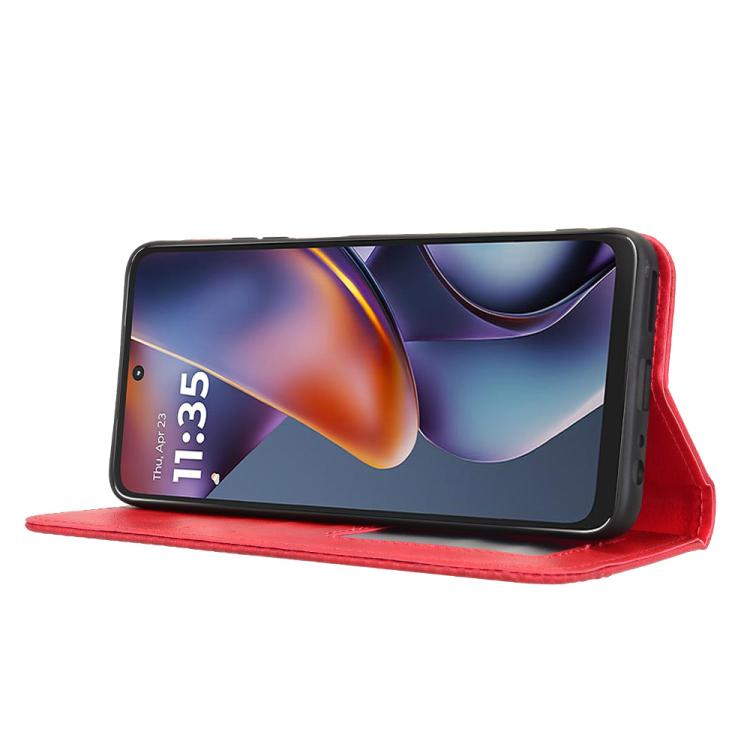 Funda de Cuero Motorola Moto G Play 2025 con Textura Retro y Hebilla Magnética (Roja)