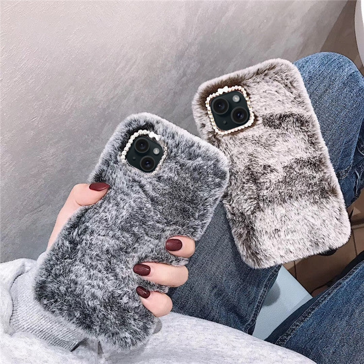 Funda para Teléfono iPhone 13 Pro con Anillo Lente Diamante de Felpa (Marrón)