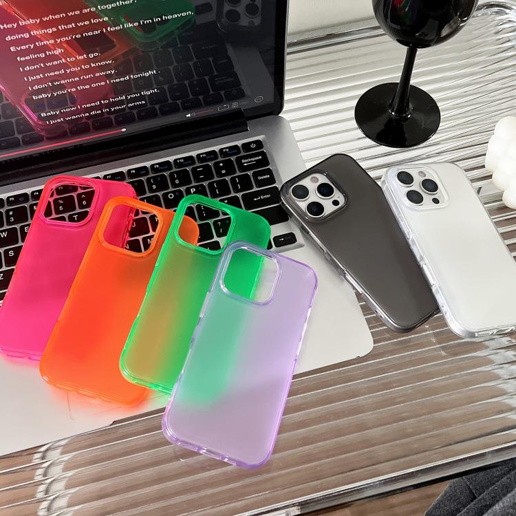Funda de TPU transparente y cómoda para iPhone 15 Pro Max (negra)