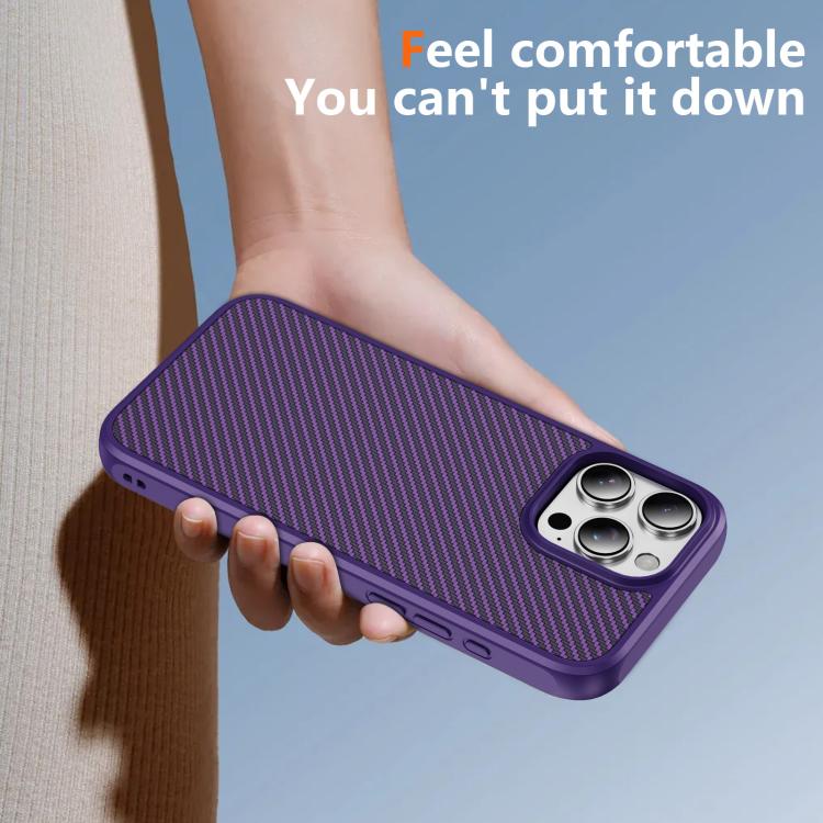 Funda MagSafe con textura de fibra de carbono y tacto suave para iPhone 16 Pro Max (morado)