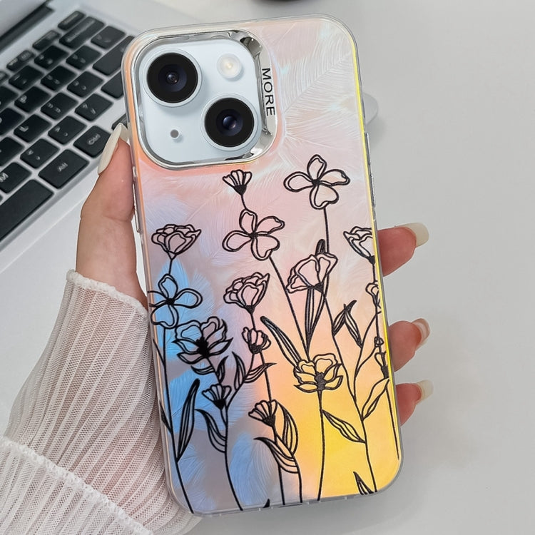 Caja de teléfono TPU para iPhone 15 con textura de flor láser y galvanoplastia (Flores Dibujadas Ah3) - MOVILSTORE