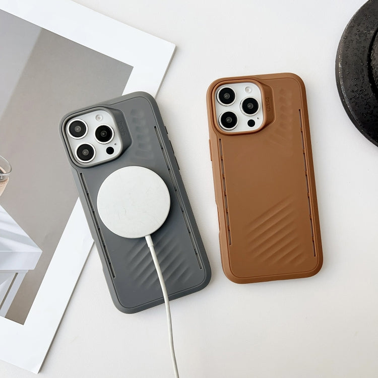 Funda TPU a Prueba de Golpes Gaer4 con Imitación Magsafe para iPhone 15 Pro Max (Marrón)